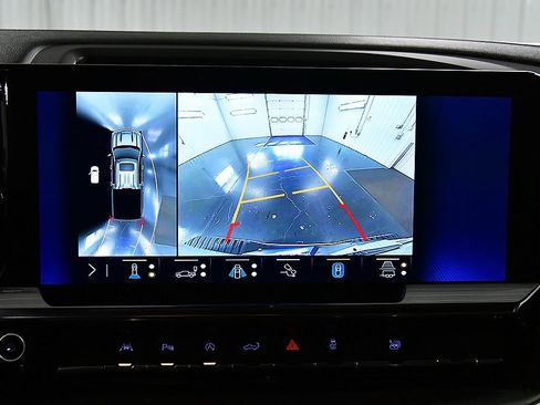 Used 2023 Chevrolet Silverado 1500 High Country w/ High Country Premium Package image 27