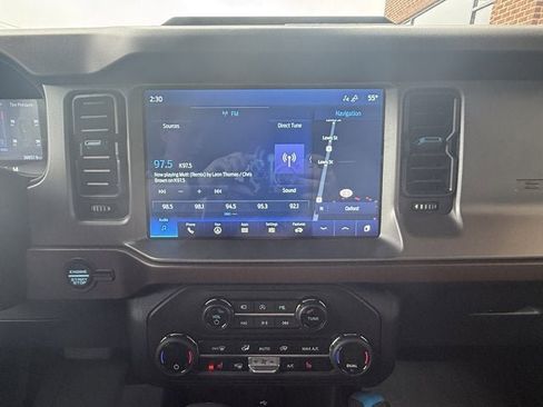Used 2023 Ford Bronco Outer Banks AWD/4WD image 25