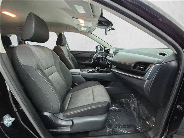 Used 2026 Nissan Rogue SV FWD image 23