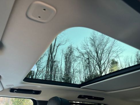 New 2026 Land Rover Range Rover Long Wheelbase SE image 19