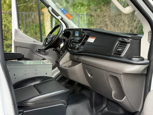 Used 2022 Ford Transit 250 Medium Roof image 28