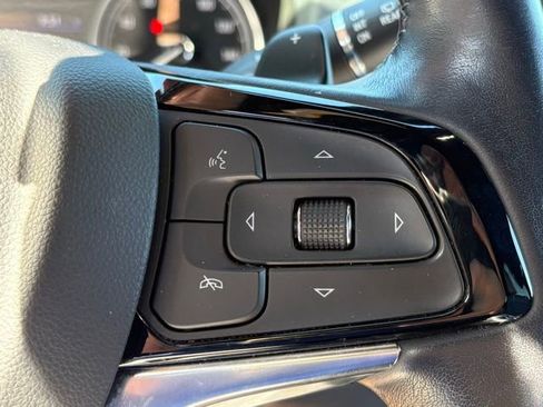 Used 2024 Buick Enclave Essence AWD/4WD image 18