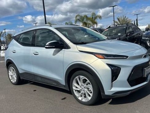 Used 2022 Chevrolet Bolt EUV LT image 2