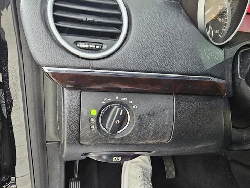Used 2011 Mercedes-Benz GL 450 4MATIC image 38