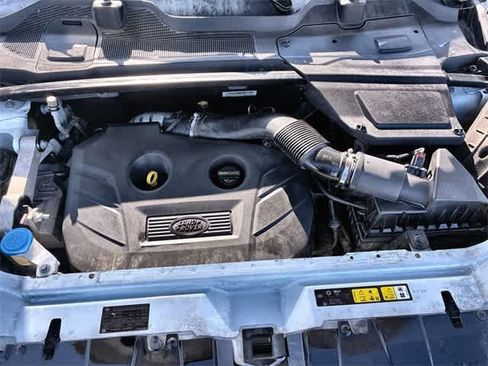 Used 2017 Land Rover Discovery Sport SE image 15