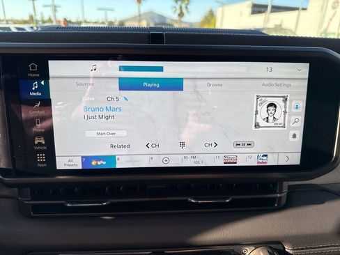 Certified 2025 Jeep Wrangler Unlimited Sahara w/ Safety Group image 20