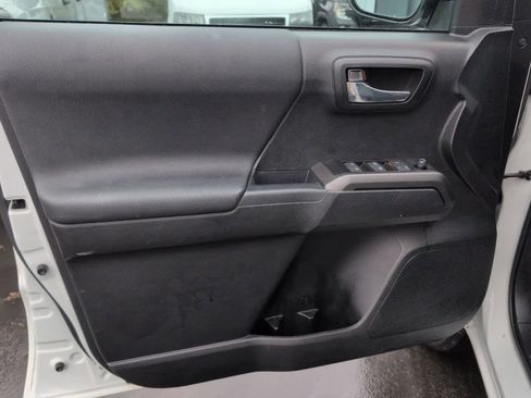 Used 2023 Toyota Tacoma TRD Sport image 13