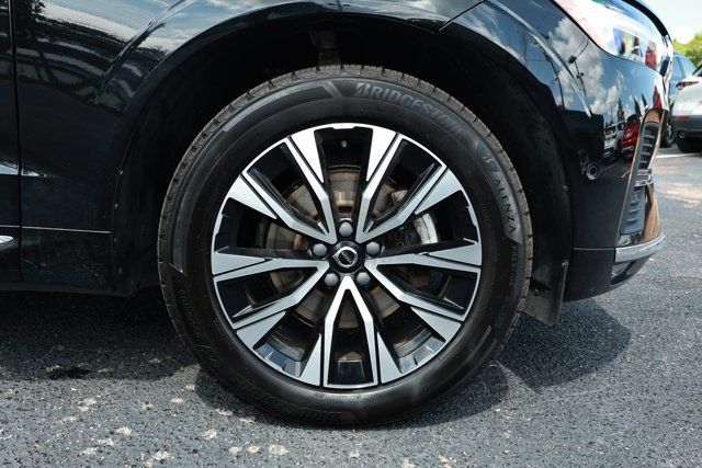 Used 2023 Volvo XC60 B5 Plus FWD image 5