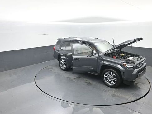 Used 2025 Toyota 4Runner Limited AWD/4WD image 40
