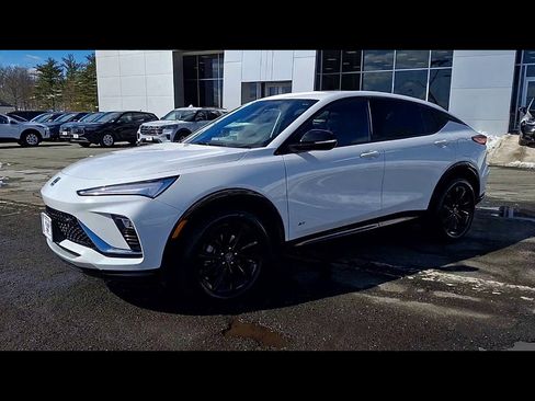 Used 2025 Buick Envista Sport Touring w/ Convenience II Package image 4