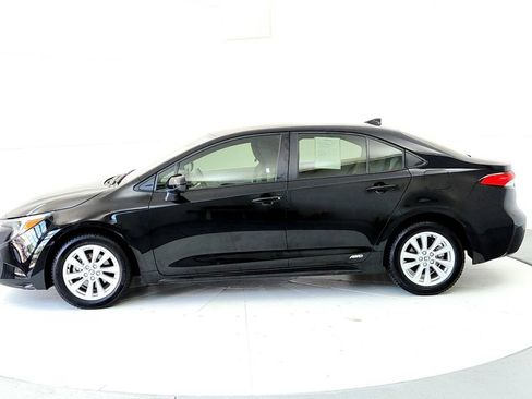 Used 2024 Toyota Corolla LE w/ LE Convenience Package AWD/4WD image 3
