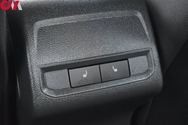 Used 2021 Volkswagen Jetta R-Line w/ R-Line Cold Weather Package FWD image 30