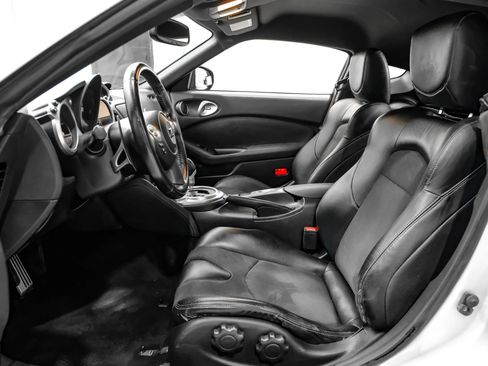 Used 2013 Nissan 370Z Touring w/ Sport Pkg RWD image 21