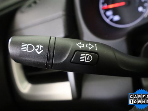 Used 2024 GMC Terrain SLE FWD image 30