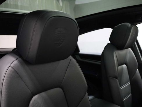 New 2026 Porsche Cayenne Coupe AWD/4WD image 22