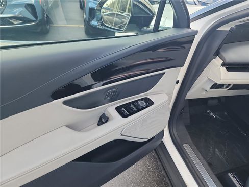 New 2026 Lincoln Nautilus Premier image 11