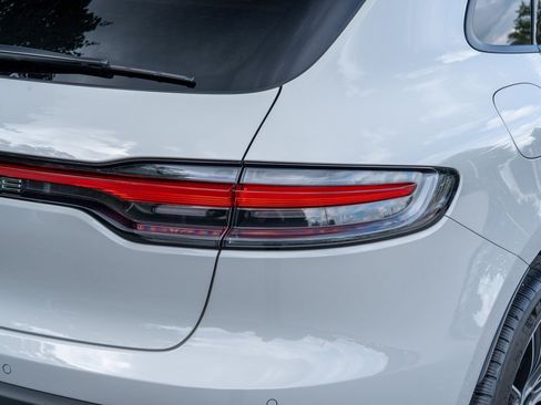 Certified 2026 Porsche Macan AWD/4WD image 14