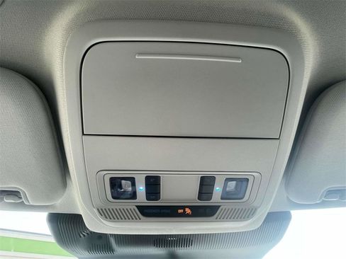 New 2025 Ford Explorer Active image 30