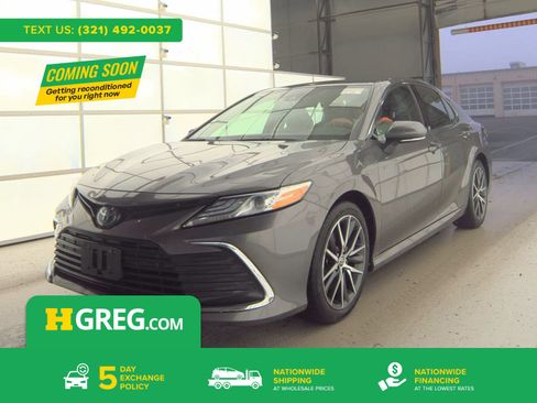 Used 2022 Toyota Camry XLE image 1