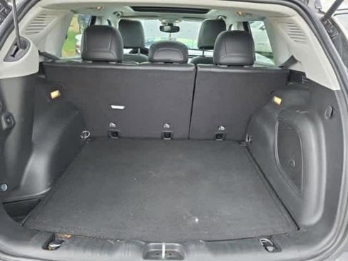 Used 2022 Jeep Compass Latitude w/ Sun and Sound Group image 9