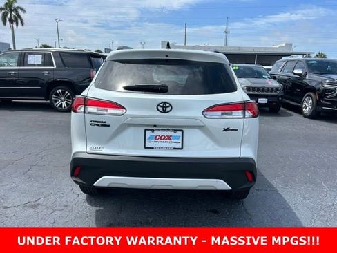 Used 2025 Toyota Corolla Cross LE FWD image 5