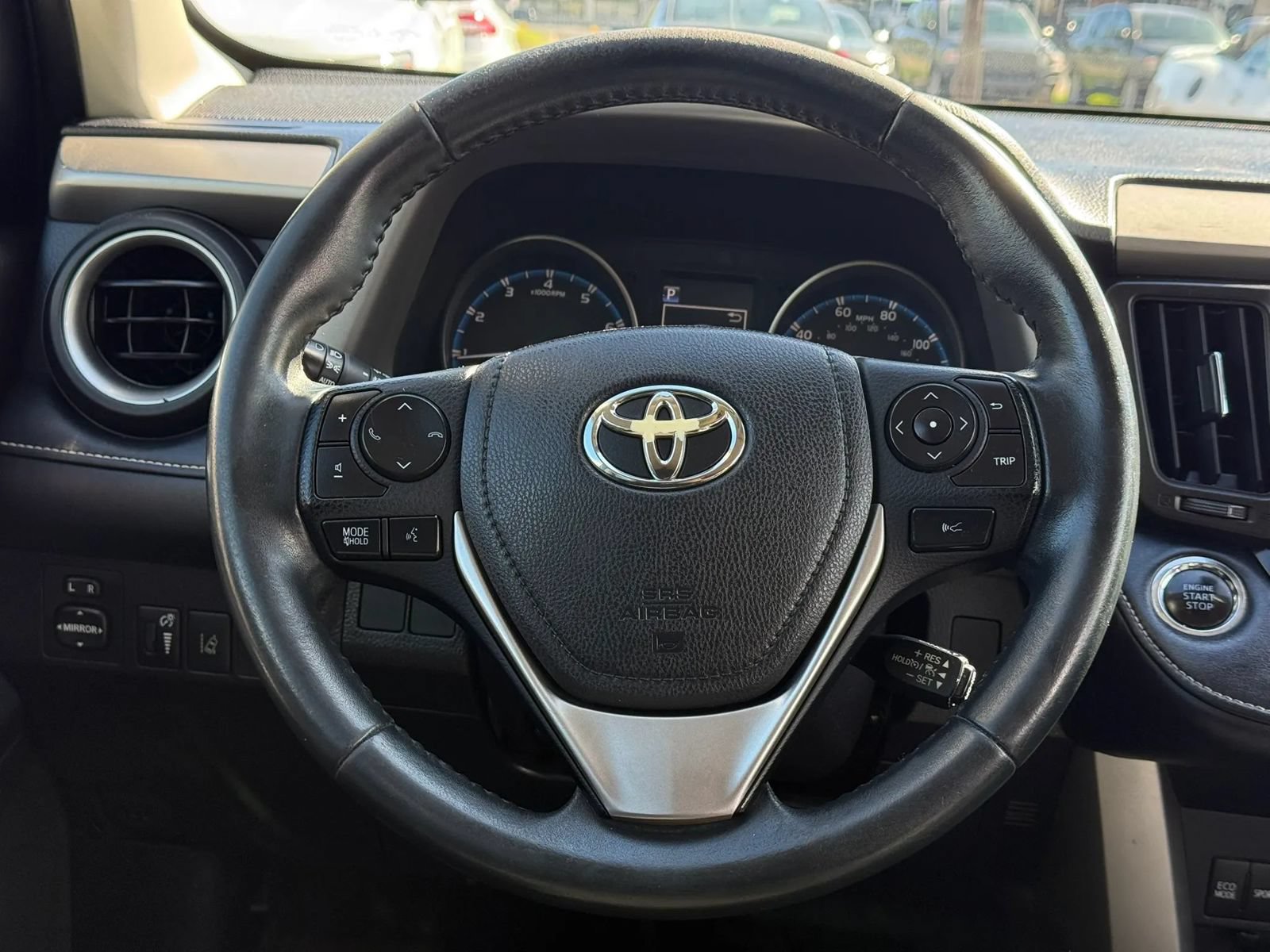 Used 2018 Toyota RAV4 XLE w/ Plus Extra Value Package FWD image 11