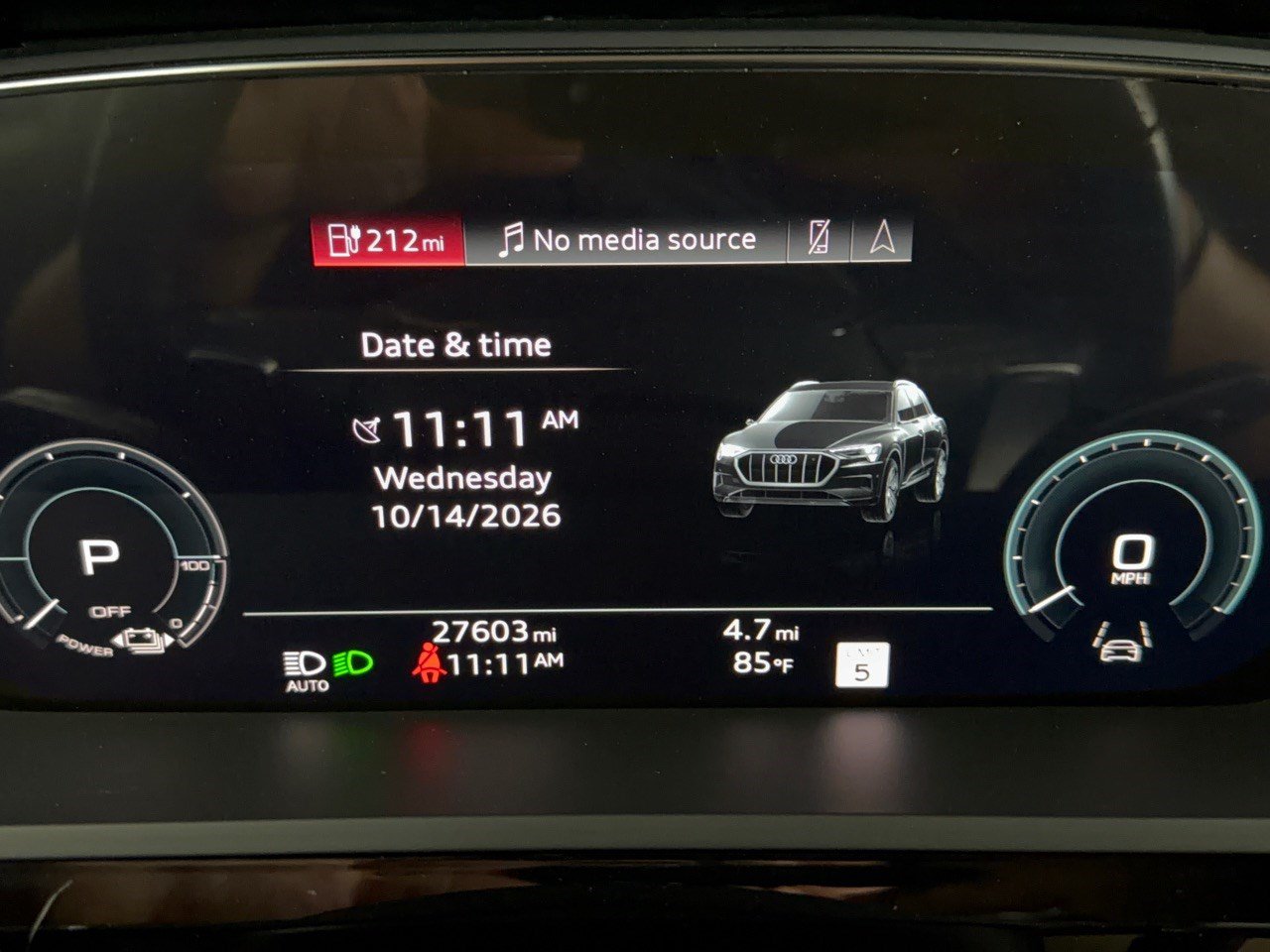 Used 2024 Audi Q8 e-tron Premium Plus w/ Premium Plus Package AWD/4WD image 26