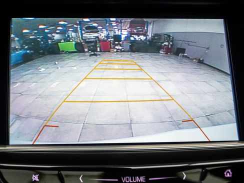 Used 2017 Cadillac XT5 Luxury w/ Driver Awareness Package image 22