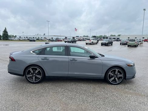 Used 2024 Honda Accord Sport image 4