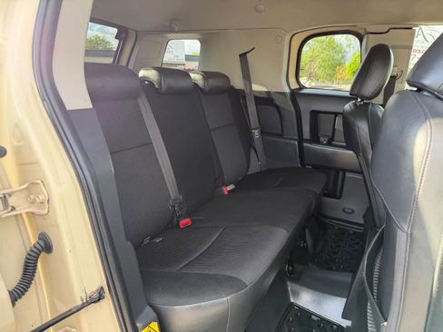 Used 2009 Toyota FJ Cruiser 4WD image 11