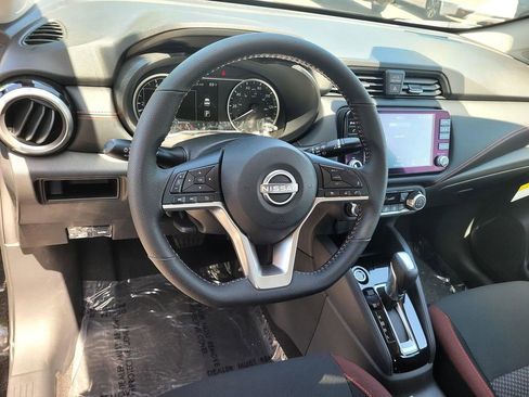 New 2025 Nissan Versa SR w/ Trunk Package FWD image 6