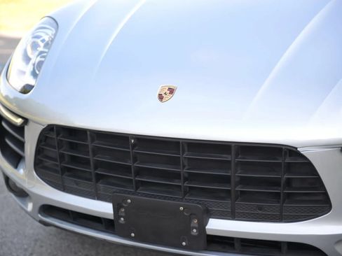 Used 2015 Porsche Macan S AWD/4WD image 35
