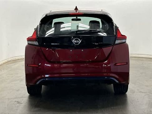 Used 2018 Nissan Leaf SV w/ SV All Weather Package image 4