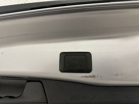 Used 2022 Toyota RAV4 XLE w/ Convenience Package image 24