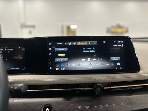 Used 2023 Nissan Ariya FWD image 21