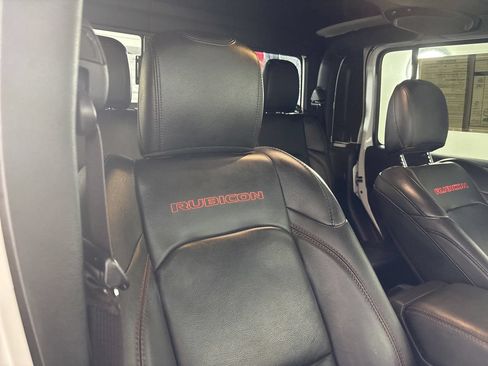 Used 2020 Jeep Gladiator Rubicon AWD/4WD image 34