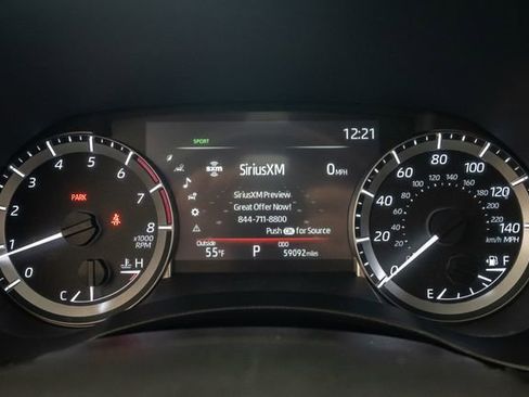 Used 2024 Toyota Highlander LE FWD image 11