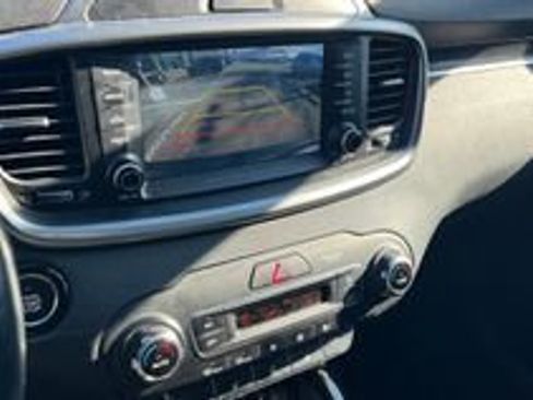 Used 2019 Kia Sorento EX w/ EX Touring Package image 14