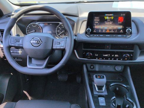 New 2026 Nissan Rogue SV FWD image 31
