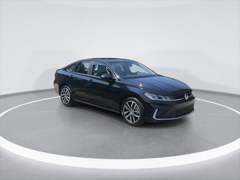 New 2025 Volkswagen Jetta SE image 2