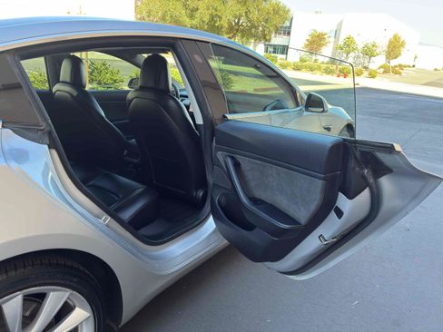 Used 2018 Tesla Model 3 Long Range RWD image 41