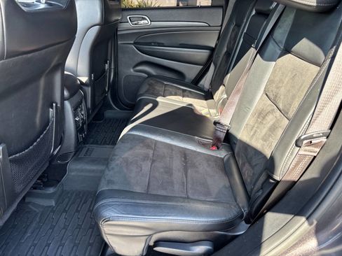 Used 2019 Jeep Grand Cherokee Altitude image 20
