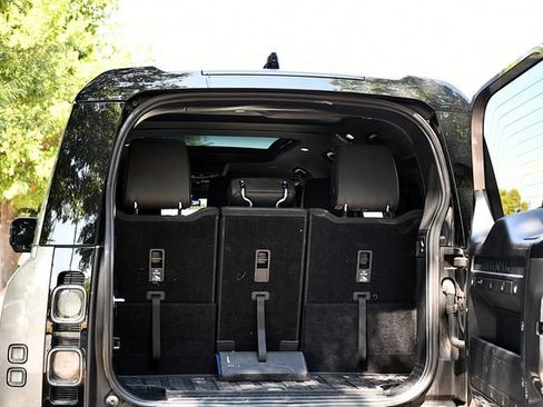 Used 2023 Land Rover Defender 130 X AWD/4WD image 27