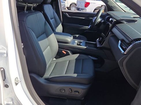 Used 2024 GMC Acadia Elevation w/ Luxury Package image 28