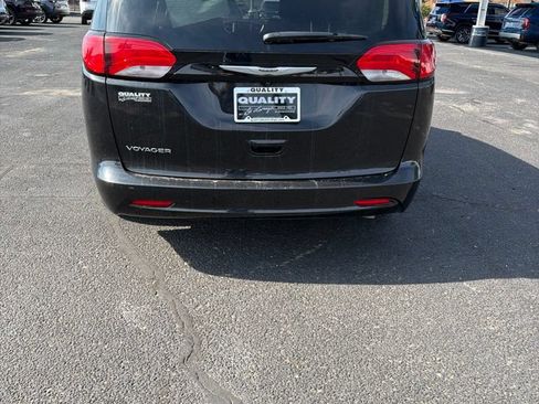 Used 2023 Chrysler Voyager LX FWD image 3