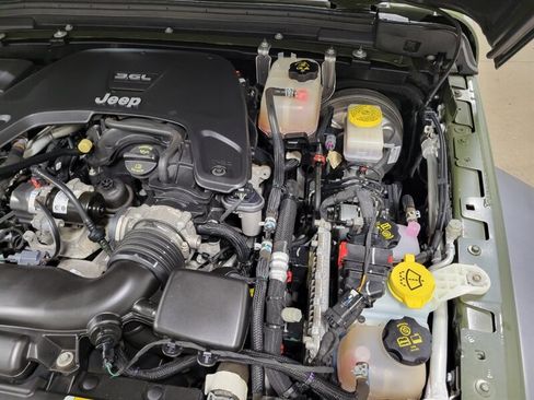 Used 2021 Jeep Wrangler Unlimited Sport AWD/4WD image 75