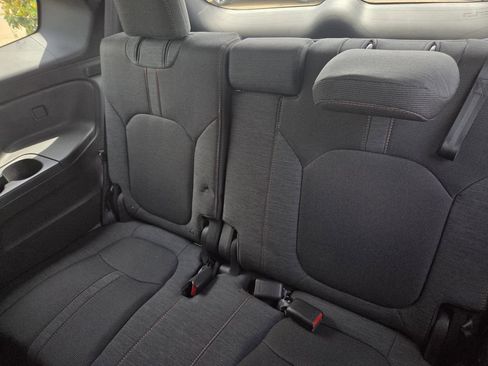 Used 2025 Honda Pilot Sport image 15