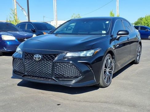 Used 2019 Toyota Avalon XSE w/ All Weather Liner Package FWD image 2
