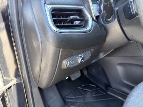 Used 2022 Chevrolet Equinox LT w/ LPO, Cargo Package FWD image 27