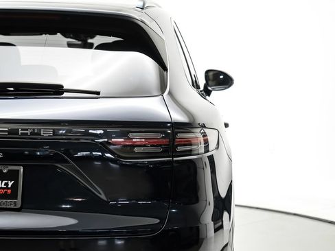 Used 2023 Porsche Cayenne w/ Premium Package AWD/4WD image 51